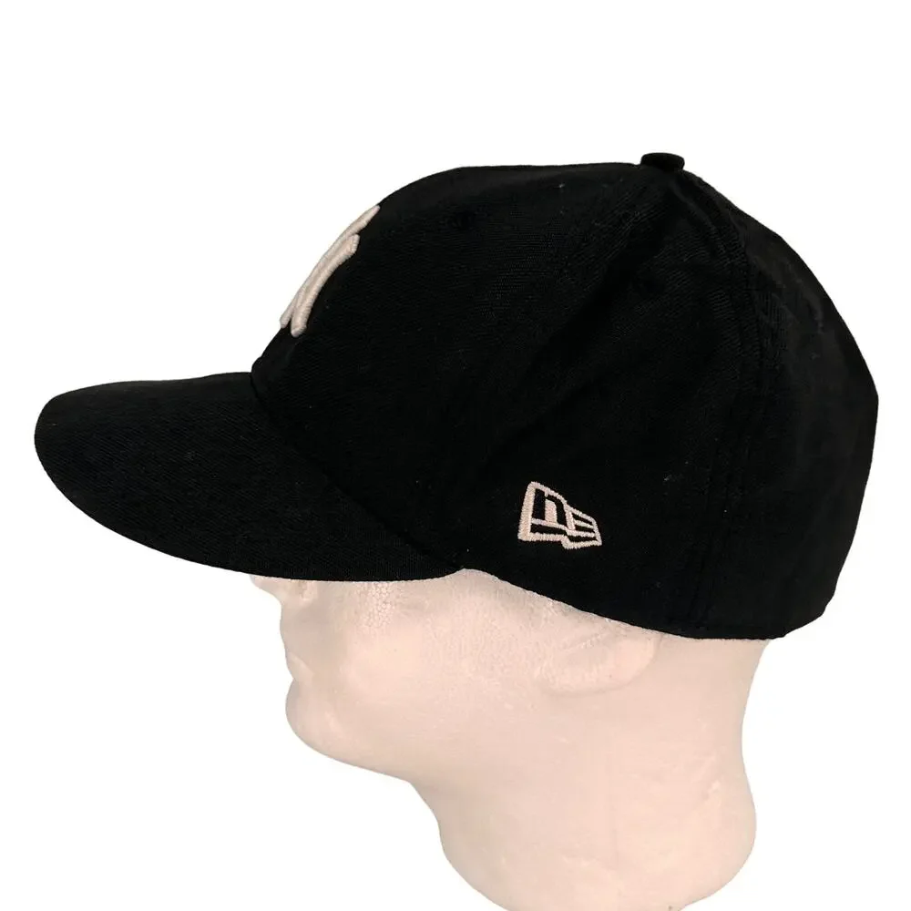 New Era New York Yankee's NLB Baseball Black & White Hat Size 7 1/2